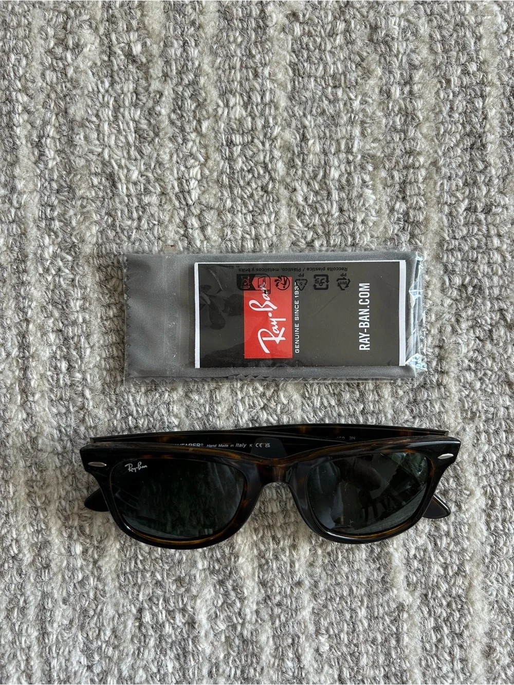 Ray-Ban Wayfarer Sunglasses Tortoise Frame with Dark Green Lenses